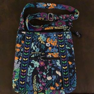 Vera Bradley gently used crossbody bag smoke free house